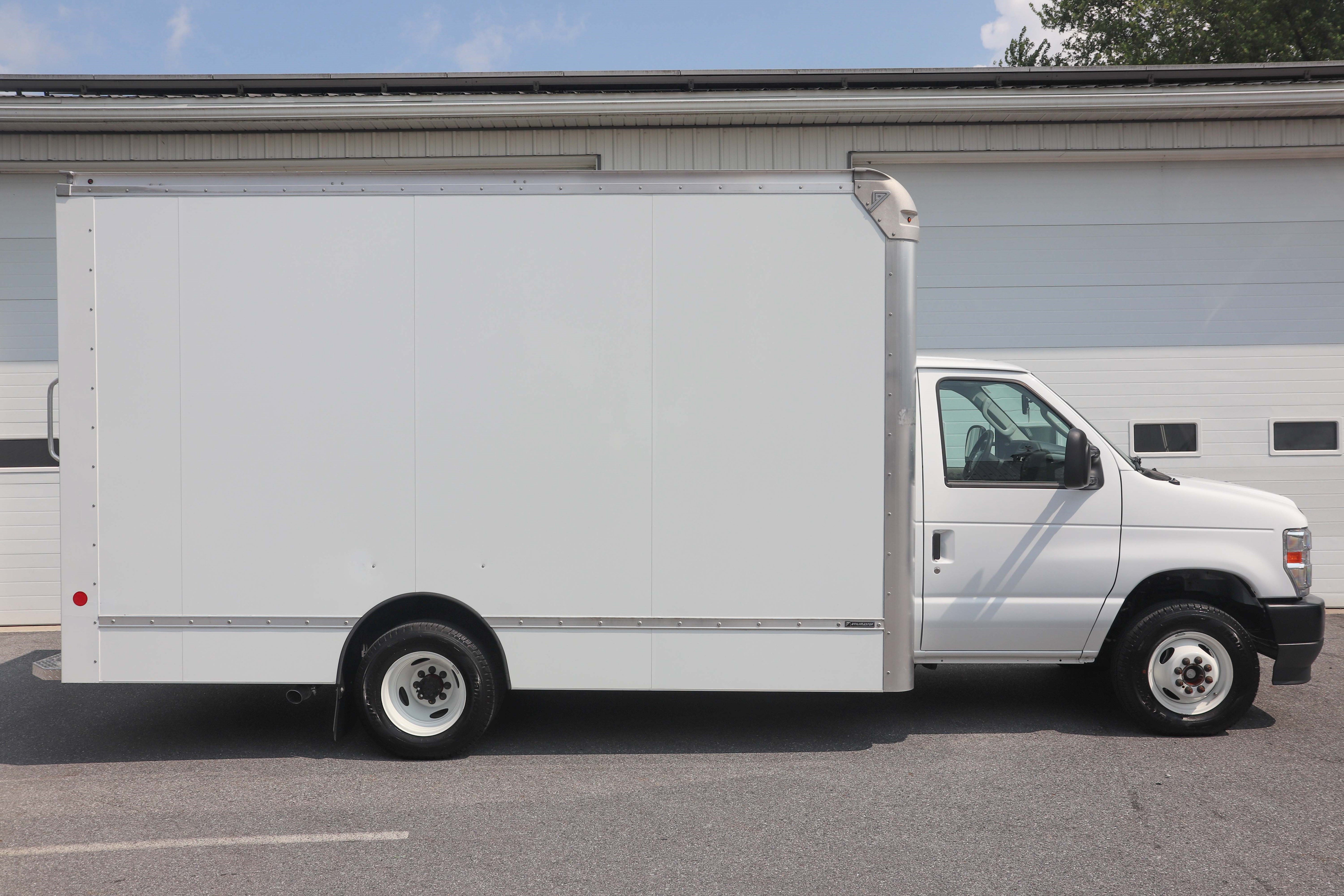 ford e-series cutaway 2024 1FDXE4FN0RDD06000 image